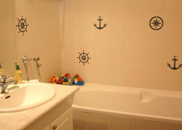 Apartmán 3 Pieces En Front De Avec Balcons, A Cabourg, Proche Centre-ville. - Fr-1-487-275