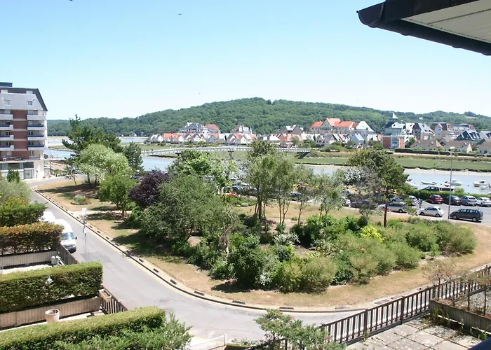 Apartmán 3 Pieces En Front De Avec Balcons, A Cabourg, Proche Centre-ville. - Fr-1-487-275 *