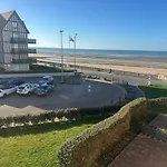 3 Pieces En Front De Avec Balcons, A Cabourg, Proche Centre-ville. - Fr-1-487-275 Lejlighed *