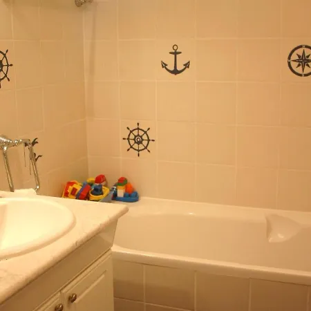 Apartman 3 Pieces En Front De Avec Balcons, A Cabourg, Proche Centre-ville. - Fr-1-487-275