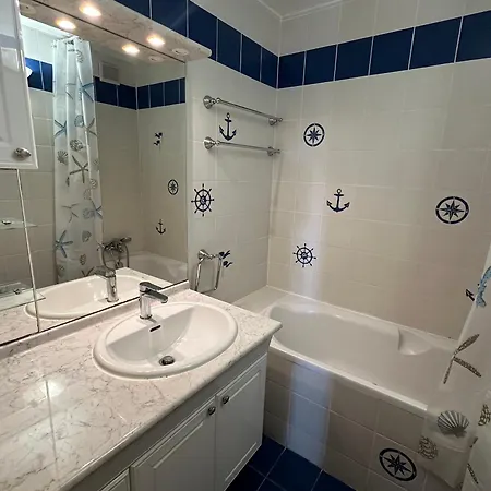 3 Pieces En Front De Avec Balcons, A Cabourg, Proche Centre-ville. - Fr-1-487-275 Apartmán