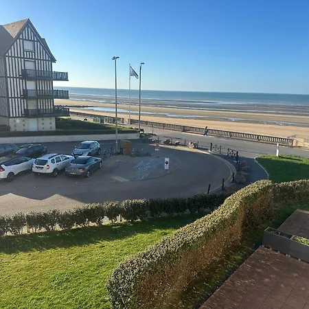3 Pieces En Front De Avec Balcons, A Cabourg, Proche Centre-ville. - Fr-1-487-275 Apartmán *