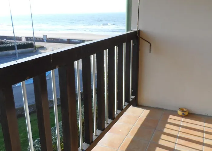 3 Pieces En Front De Avec Balcons, A Cabourg, Proche Centre-ville. - Fr-1-487-275 アパート カブール